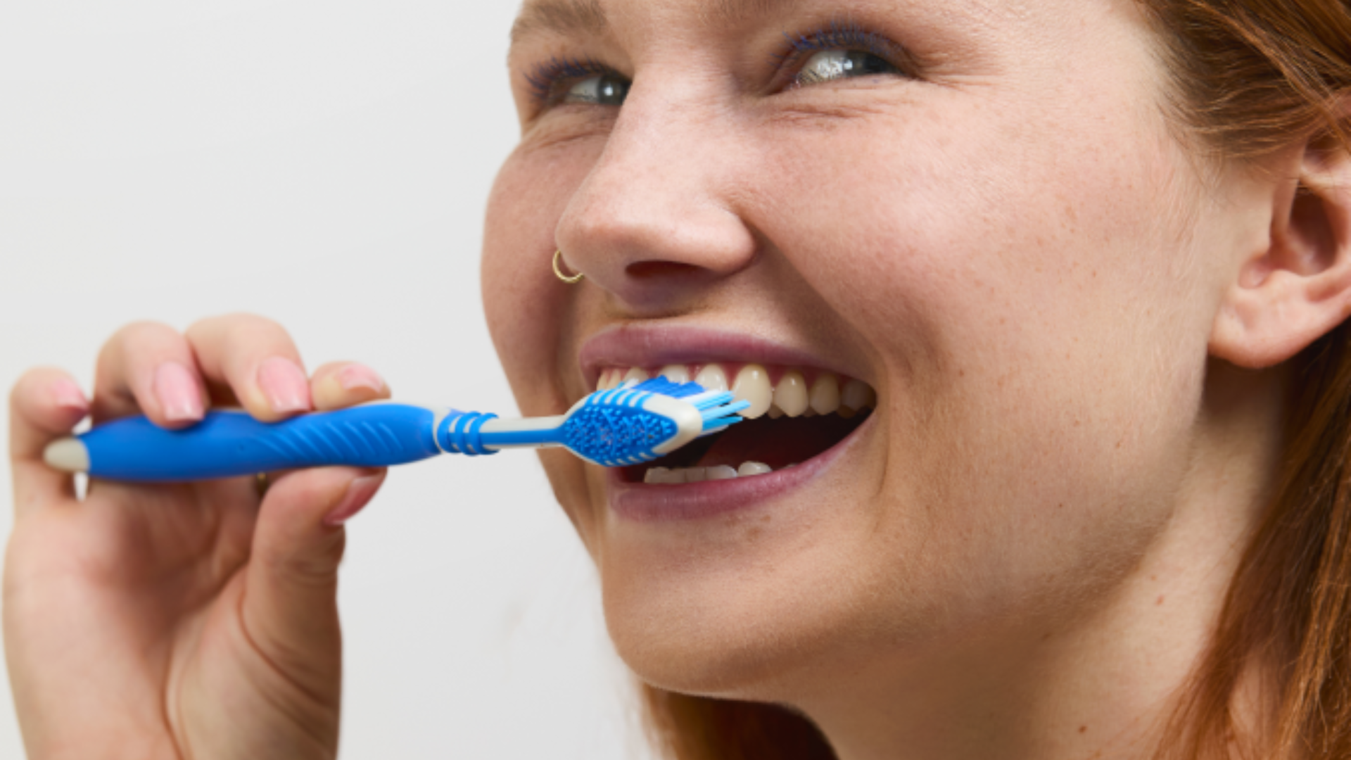 10 najczęstszych błędów w pielęgnacji zębów. Czy też je popełniasz?